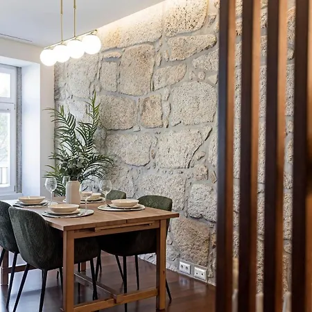 Wonderful 2br Duplex Near River By Lovelystay * Πόρτο