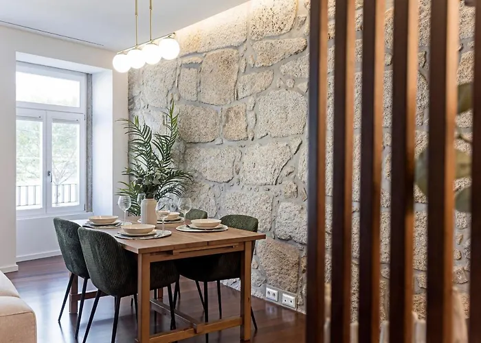 Wonderful 2br Duplex Near River By Lovelystay * Πόρτο