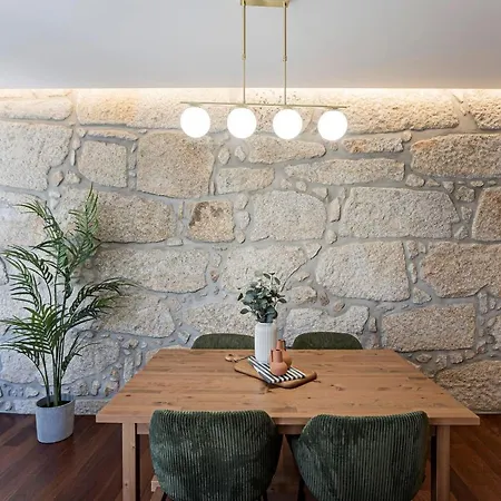 Wonderful 2br Duplex Near River By Lovelystay Apartment