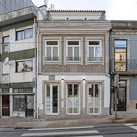 Wonderful 2br Duplex Near River By Lovelystay * ポルト