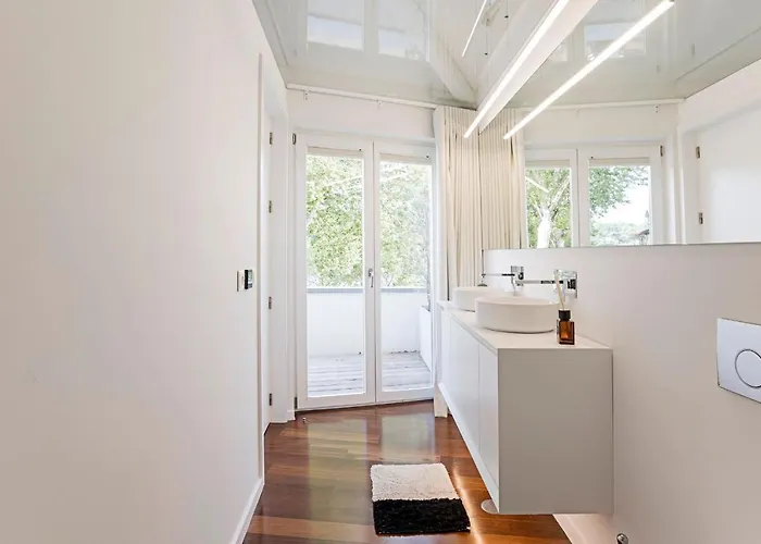 Wonderful 2br Duplex Near River By Lovelystay * Oporto