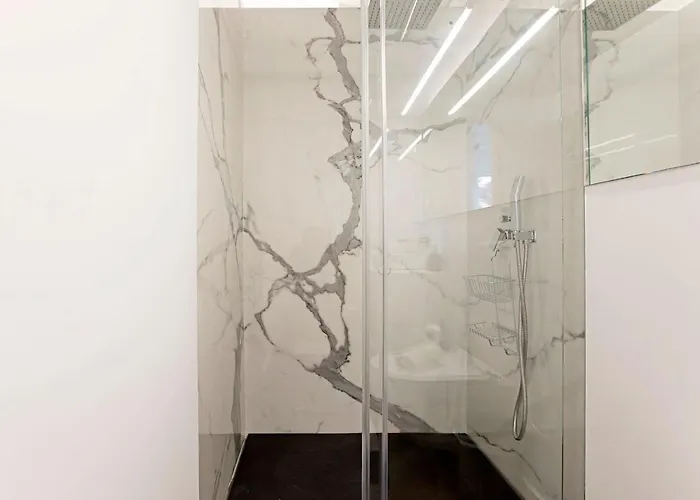 Wonderful 2br Duplex Near River By Lovelystay *