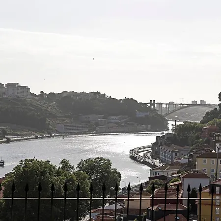 Appartement Wonderful 2br Duplex Near River By Lovelystay