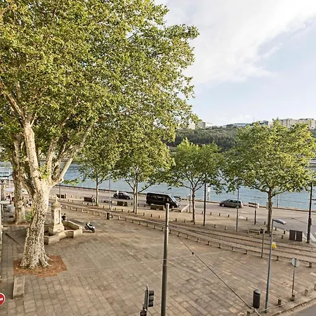 Wonderful 2br Duplex Near River By Lovelystay Porto