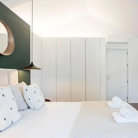 Wonderful 2br Duplex Near River By Lovelystay